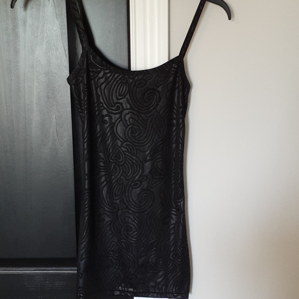 BKE Black tank
